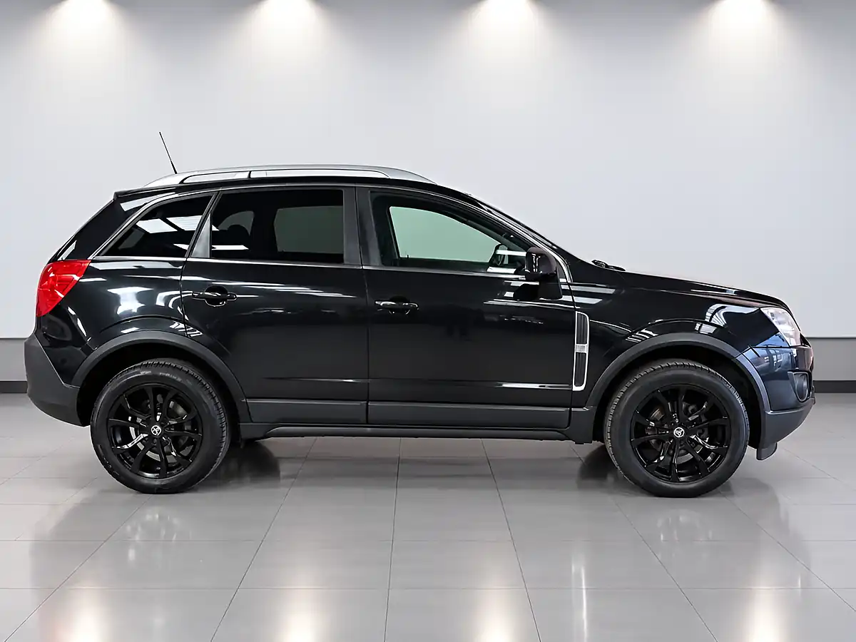 Used 2016 Vauxhall Antara Diamond Black - Interior and Exterior details 4