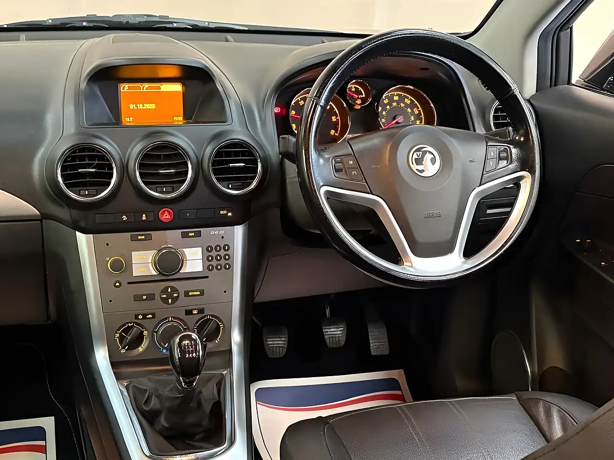 Used 2016 Vauxhall Antara Diamond Black - Interior and Exterior details 8
