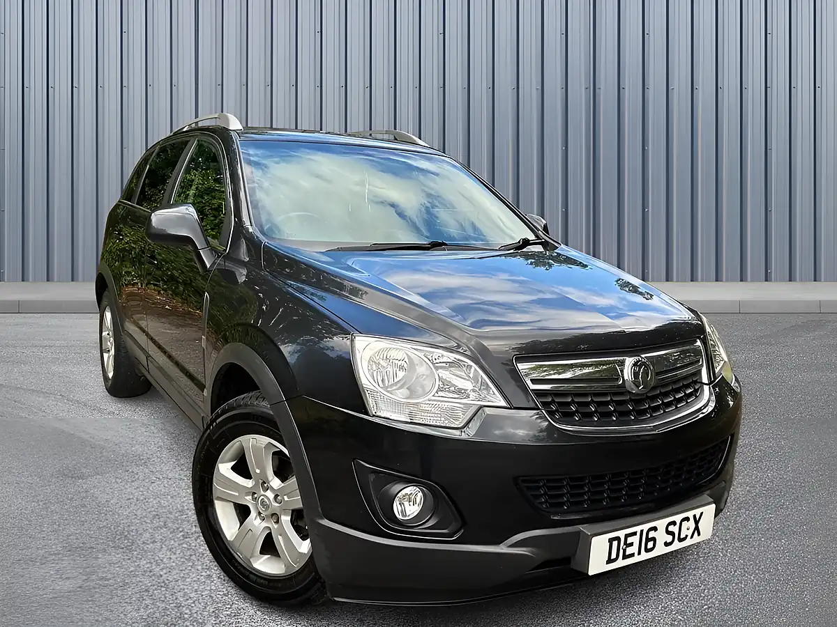 Used 2016 Vauxhall Antara Exclusiv Black - Front View
