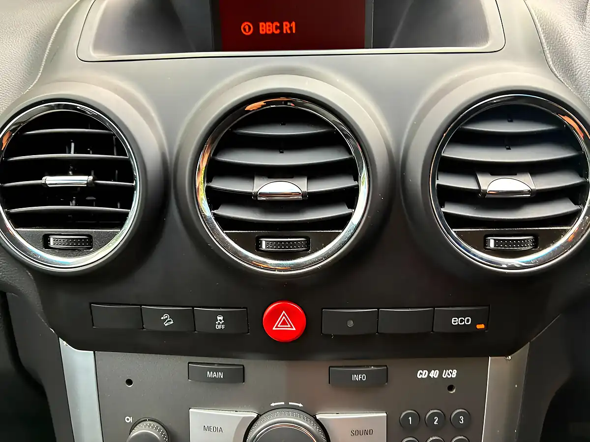 Used 2016 Vauxhall Antara Exclusiv Black - Interior and Exterior details 13