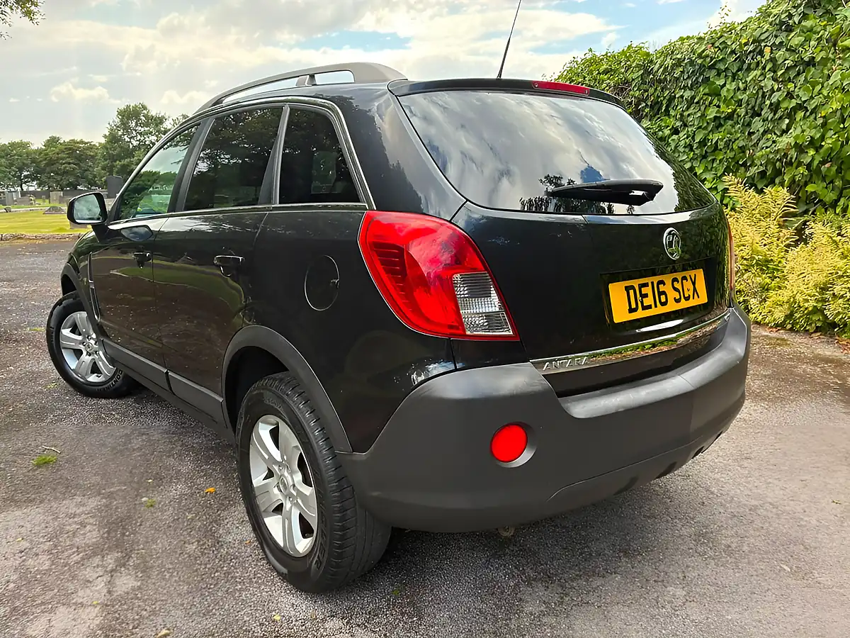 Used 2016 Vauxhall Antara Exclusiv Black - Interior and Exterior details 17