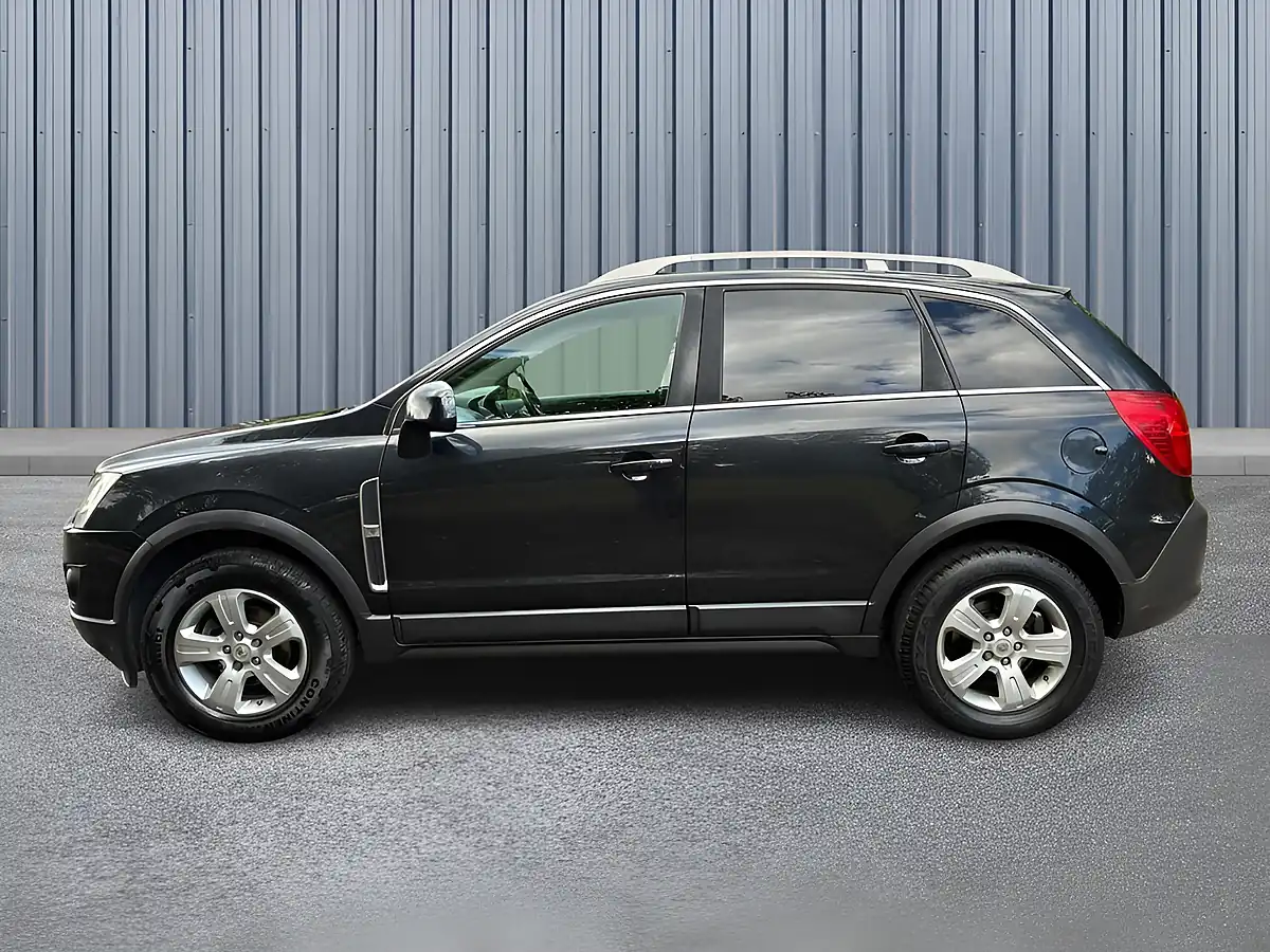 Used 2016 Vauxhall Antara Exclusiv Black - Interior and Exterior details 8