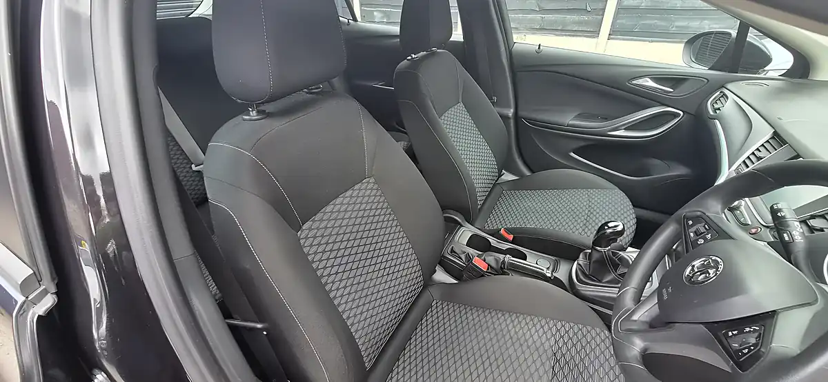 Used 2016 Vauxhall Astra Design Black - Interior and Exterior details 12
