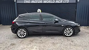 Used 2016 Vauxhall Astra Design Black - Interior and Exterior details 4