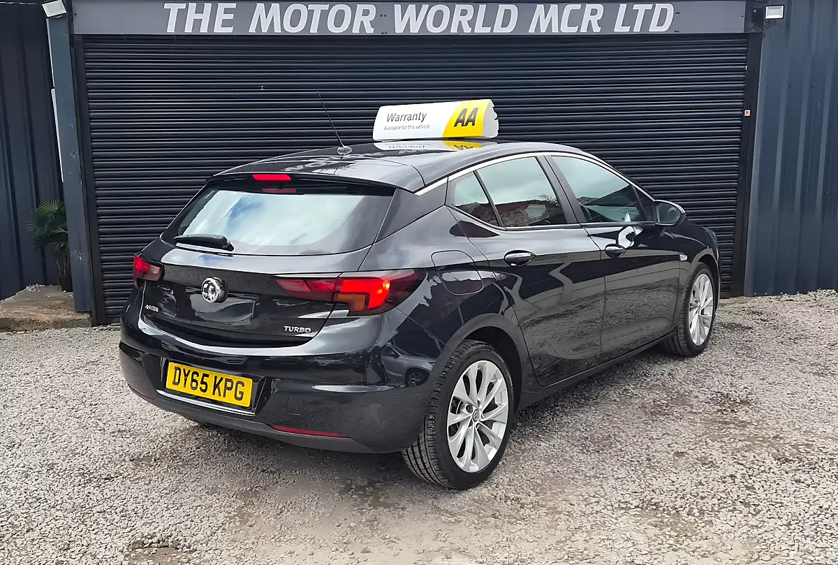 Used 2016 Vauxhall Astra Design Black - Interior and Exterior details 5