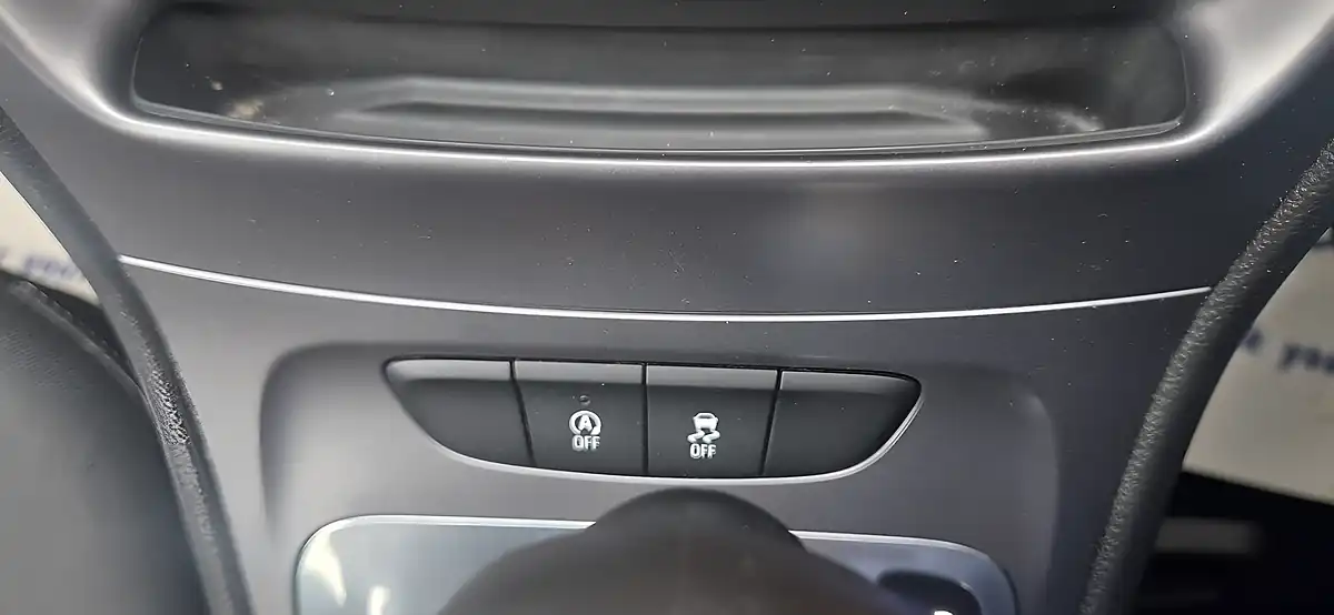 Used 2016 Vauxhall Astra Design Black - Interior and Exterior details 14