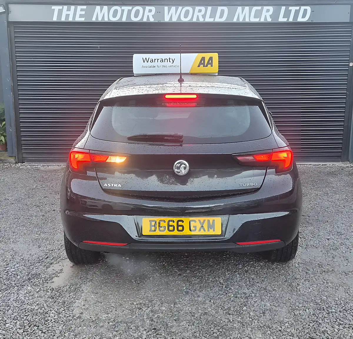 Used 2016 Vauxhall Astra Design Black - Interior and Exterior details 7
