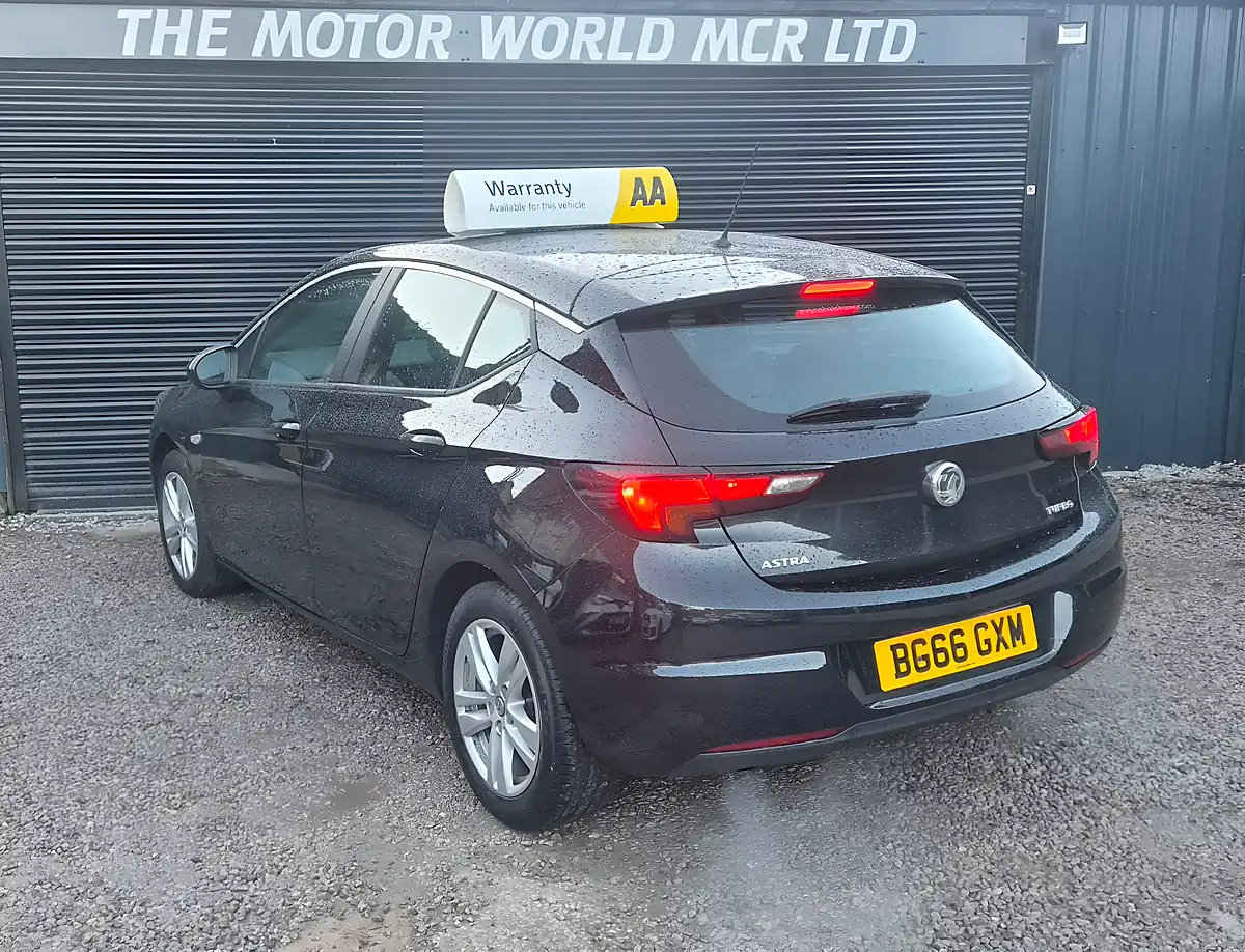 Used 2016 Vauxhall Astra Design Black - Interior and Exterior details 8