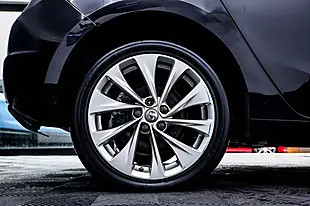 Used 2016 Vauxhall Astra Design Black - Interior and Exterior details 13