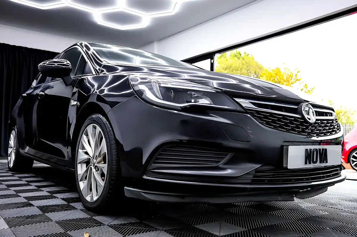 Used 2016 Vauxhall Astra Design Black - Interior and Exterior details 2