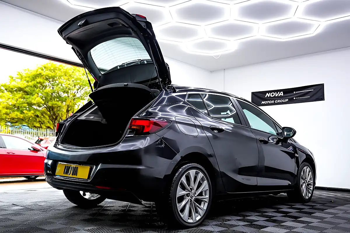 Used 2016 Vauxhall Astra Design Black - Interior and Exterior details 20
