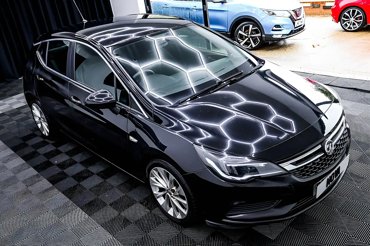 Used 2016 Vauxhall Astra Design Black - Interior and Exterior details 3