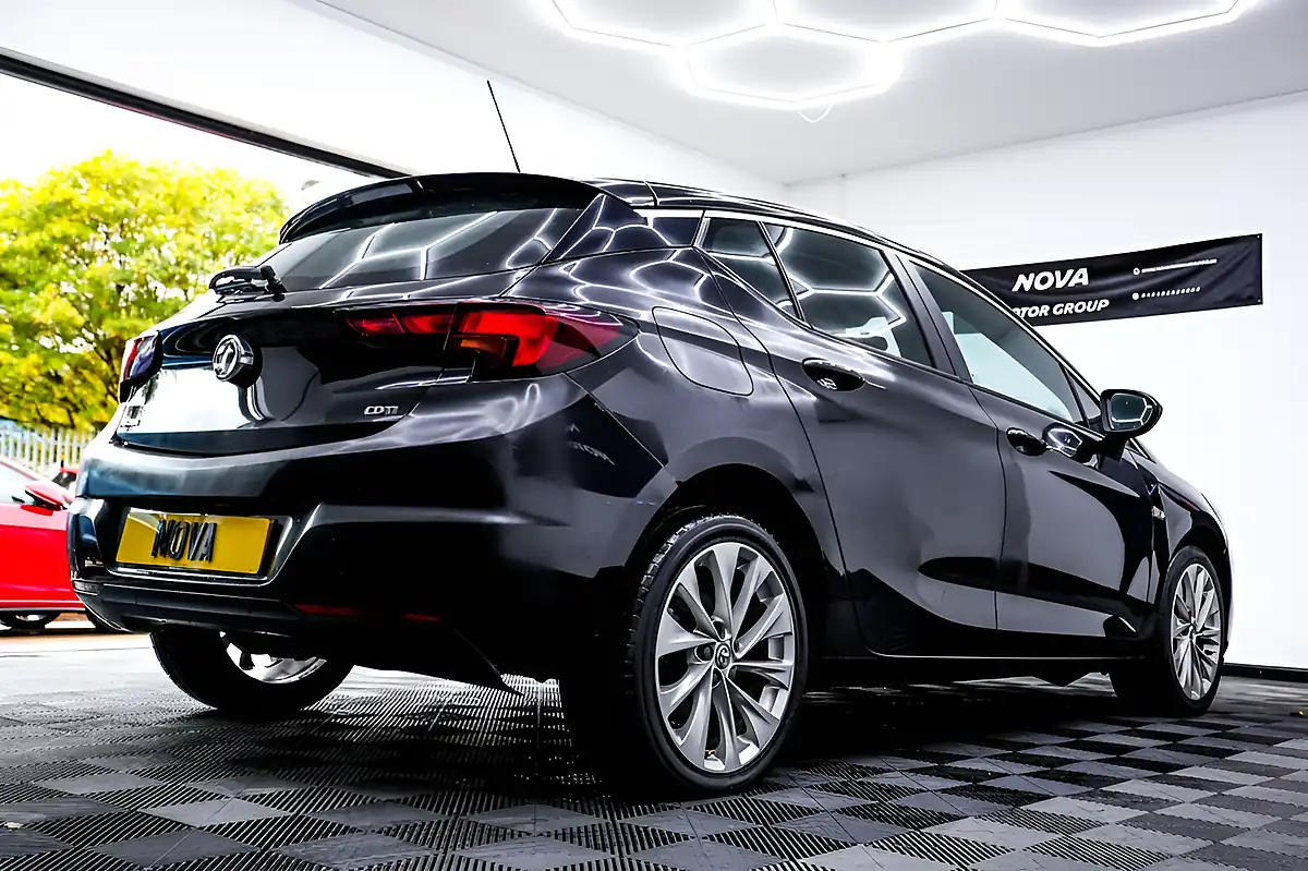 Used 2016 Vauxhall Astra Design Black - Interior and Exterior details 8