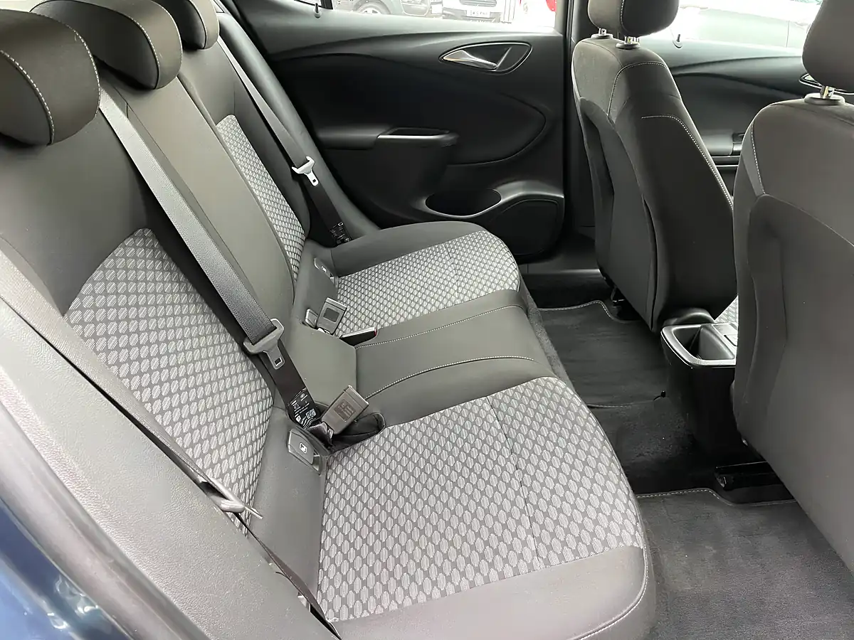 Used 2016 Vauxhall Astra Design Blue - Interior and Exterior details 11