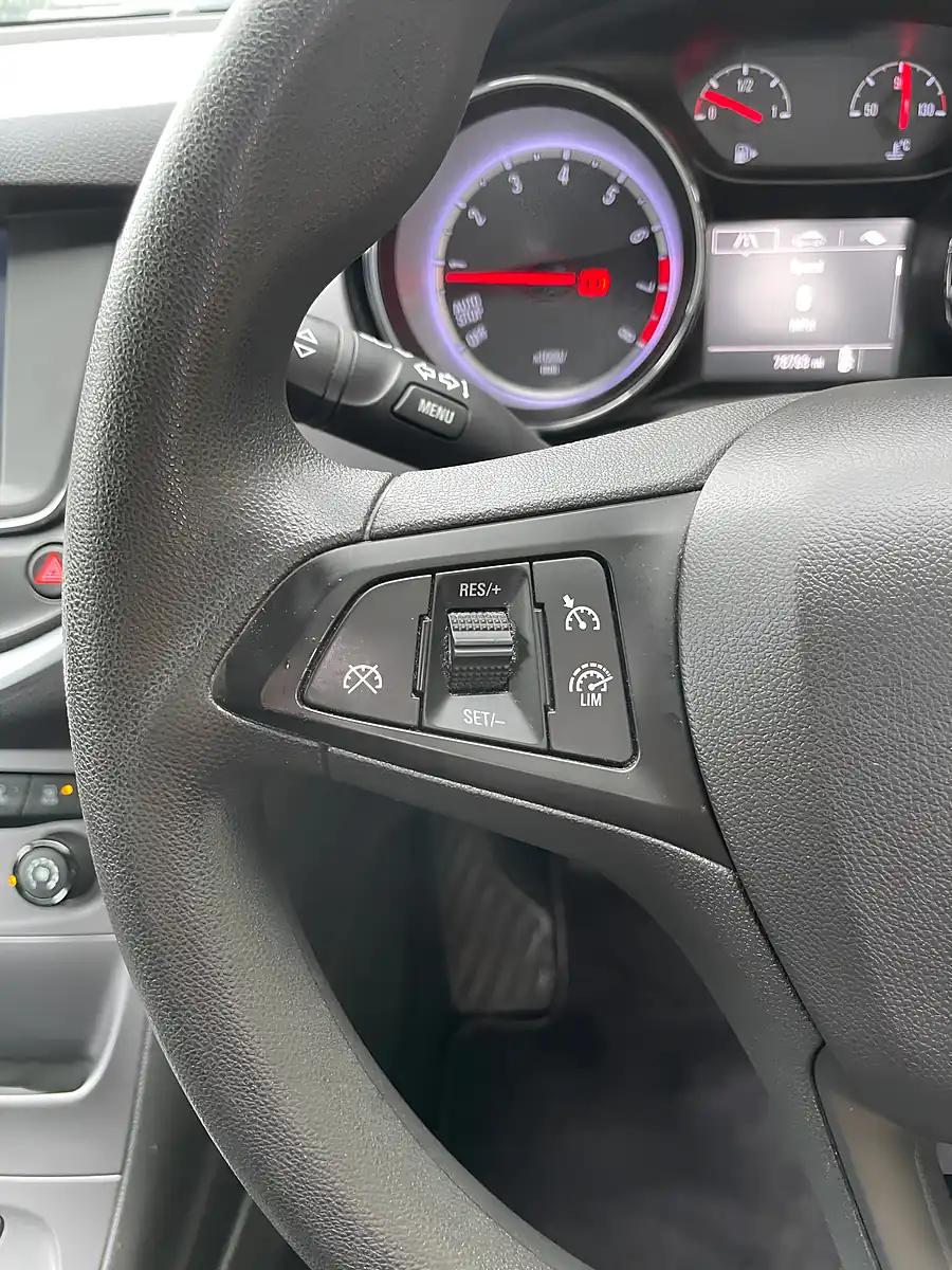 Used 2016 Vauxhall Astra Design Blue - Interior and Exterior details 13