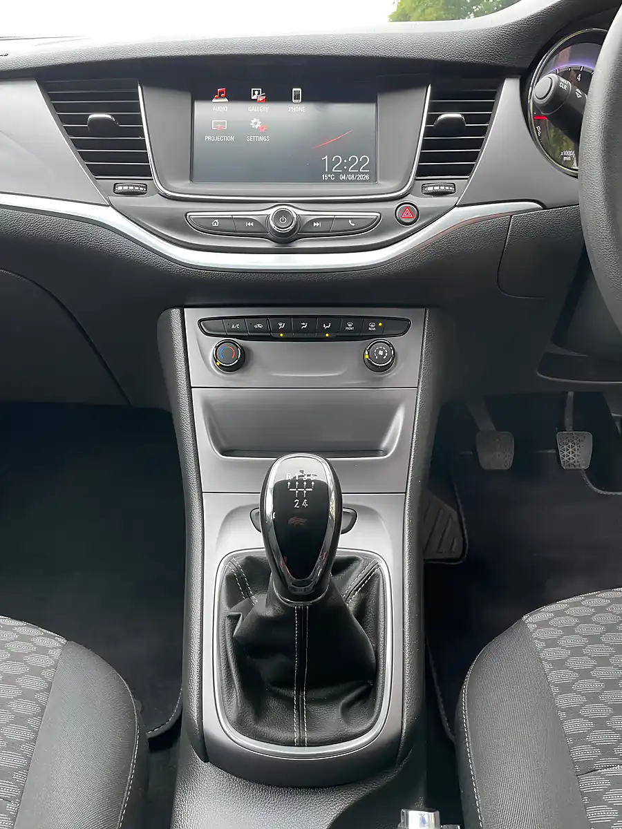 Used 2016 Vauxhall Astra Design Blue - Interior and Exterior details 14