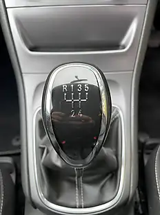 Used 2016 Vauxhall Astra Design Blue - Interior and Exterior details 15