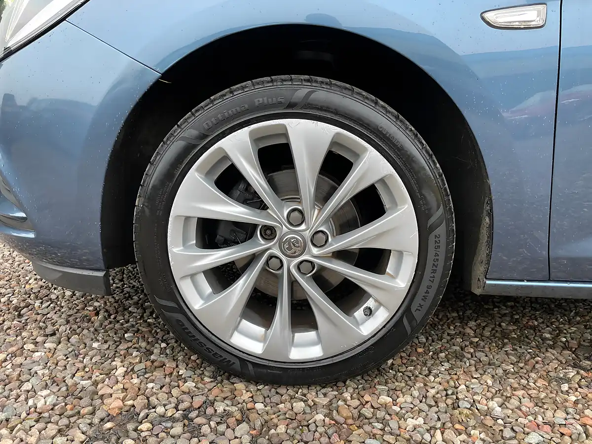 Used 2016 Vauxhall Astra Design Blue - Interior and Exterior details 18