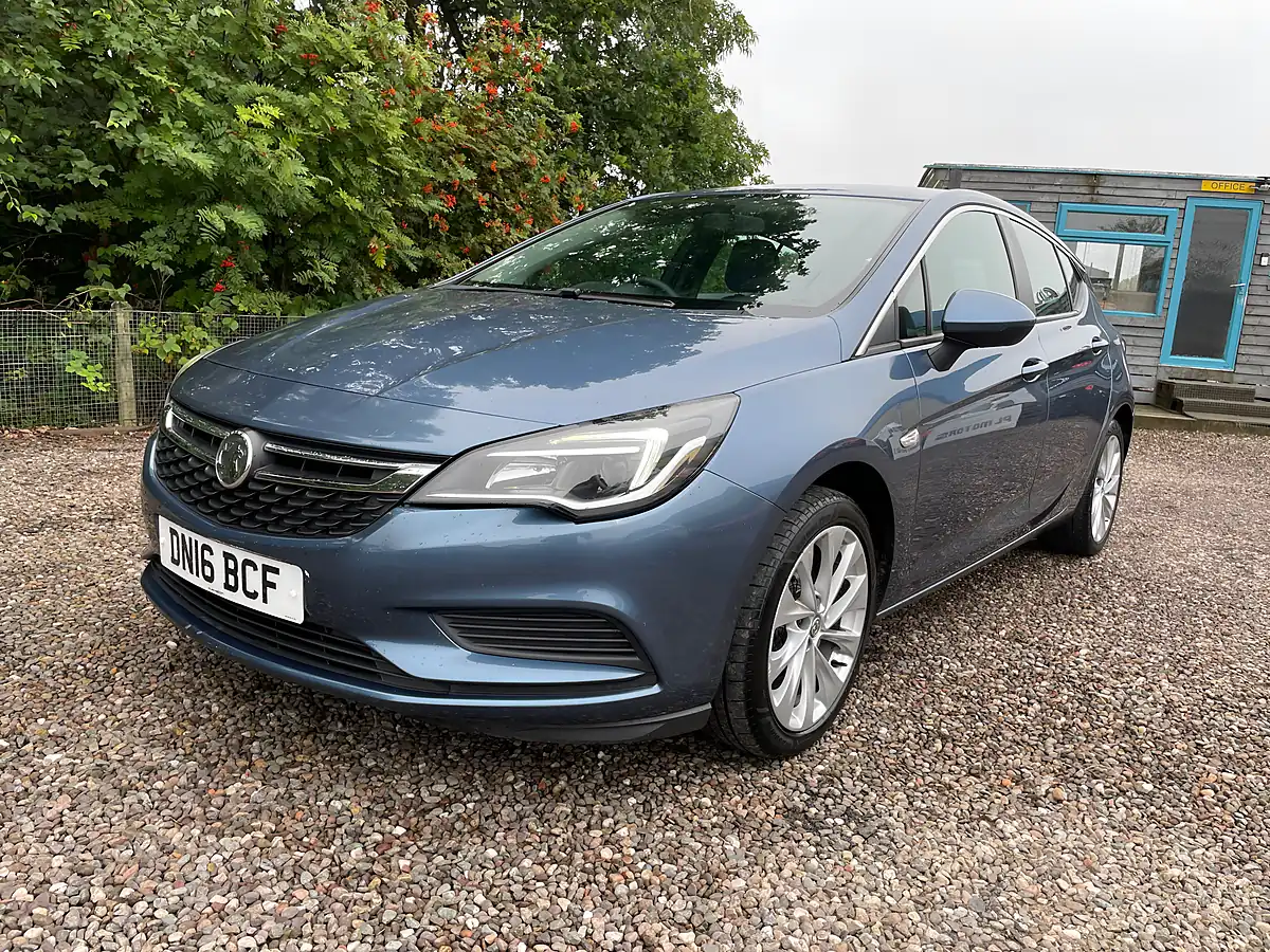 Used 2016 Vauxhall Astra Design Blue - Interior and Exterior details 2