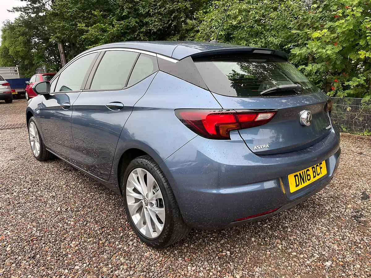 Used 2016 Vauxhall Astra Design Blue - Interior and Exterior details 4