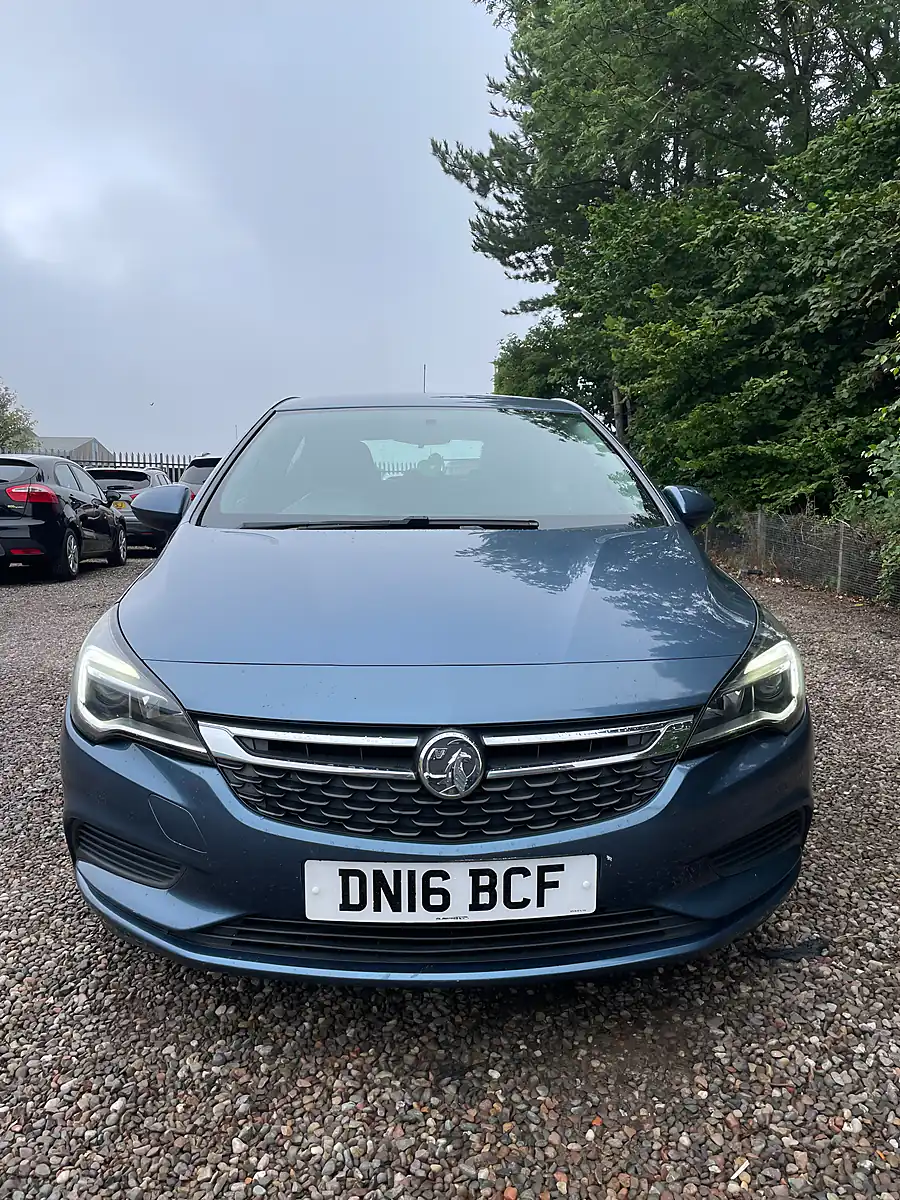 Used 2016 Vauxhall Astra Design Blue - Interior and Exterior details 9