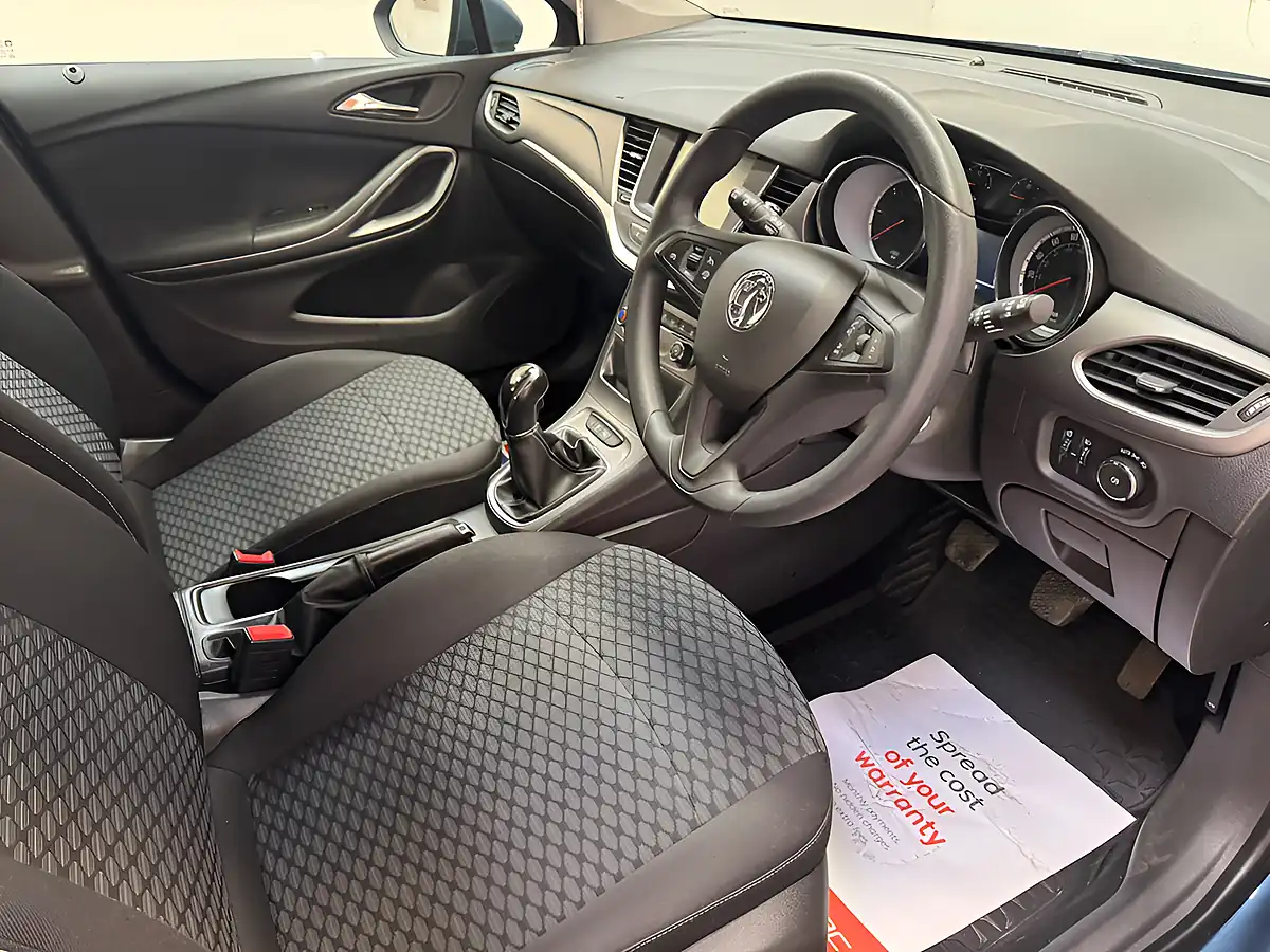 Used 2016 Vauxhall Astra Design Blue - Interior and Exterior details 12