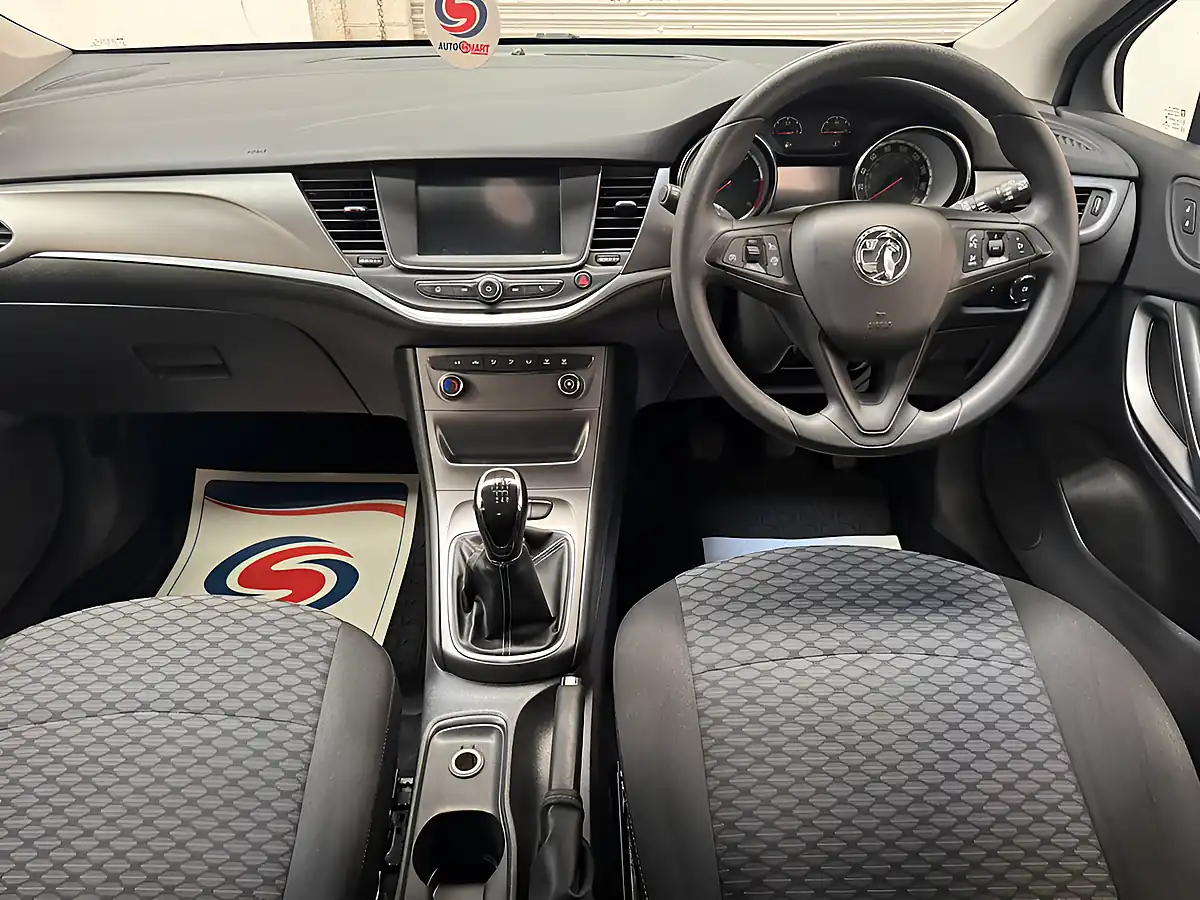 Used 2016 Vauxhall Astra Design Blue - Interior and Exterior details 15