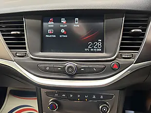 Used 2016 Vauxhall Astra Design Blue - Interior and Exterior details 16