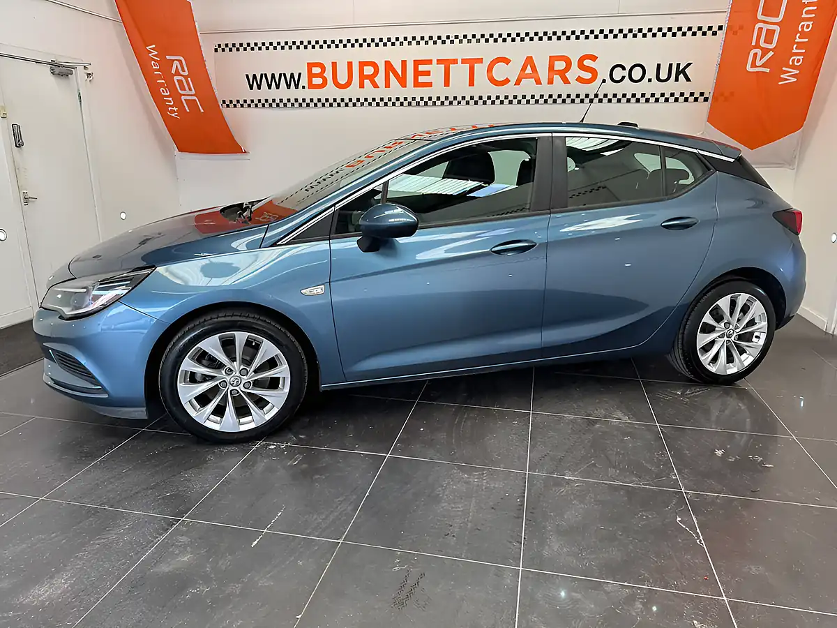 Used 2016 Vauxhall Astra Design Blue - Interior and Exterior details 3