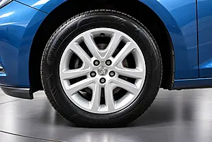Used 2016 Vauxhall Astra Design Blue - Interior and Exterior details 11