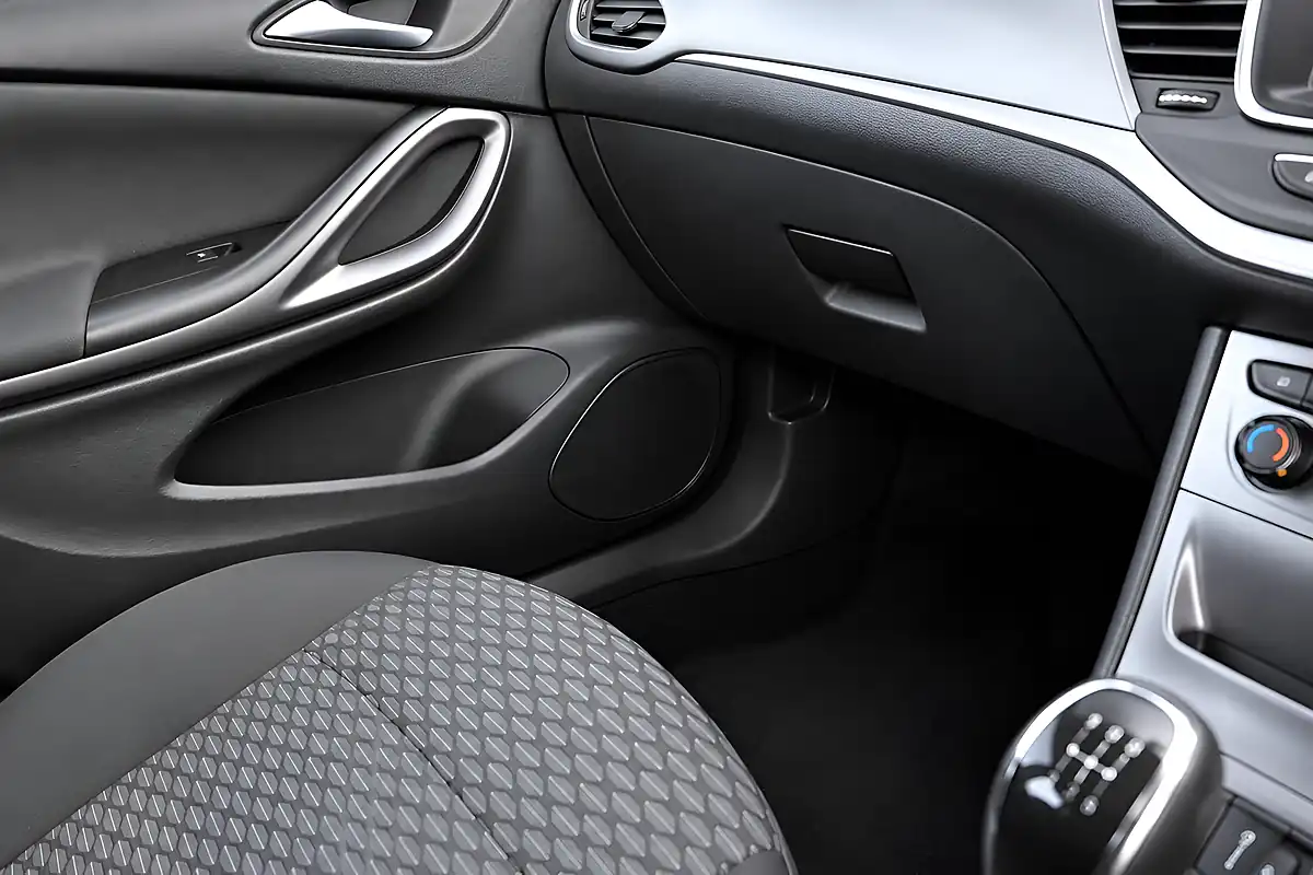 Used 2016 Vauxhall Astra Design Blue - Interior and Exterior details 15