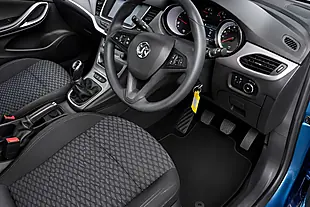 Used 2016 Vauxhall Astra Design Blue - Interior and Exterior details 19