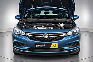 Used 2016 Vauxhall Astra Design Blue - Interior and Exterior details 4