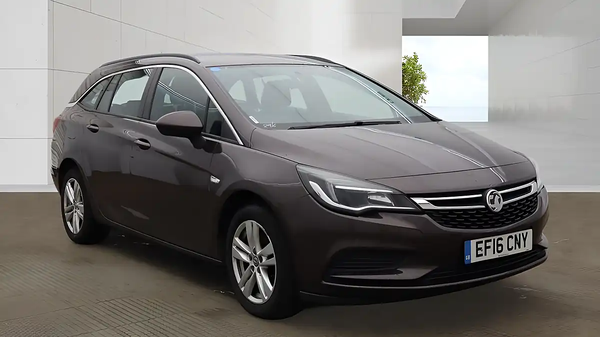 Used 2016 Vauxhall Astra Design Brown - Front View