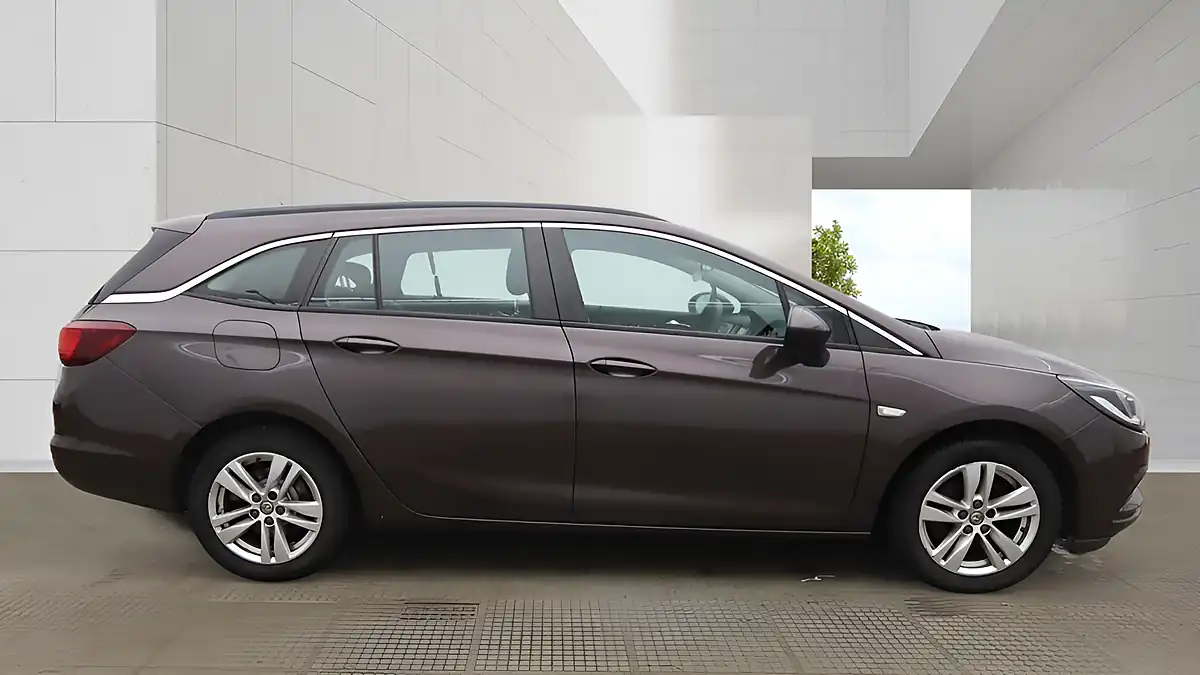 Used 2016 Vauxhall Astra Design Brown - Interior and Exterior details 5