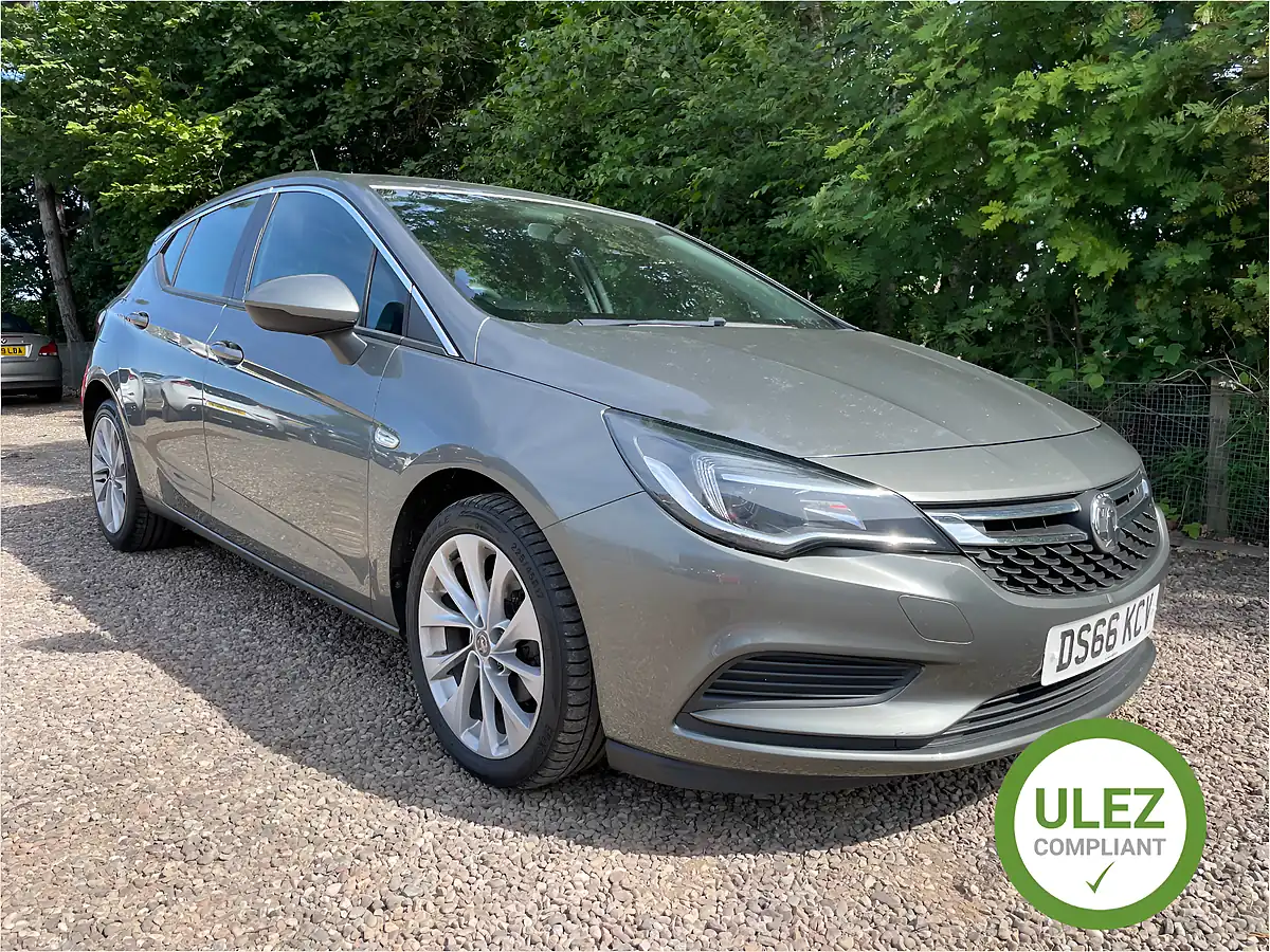 Used 2016 Vauxhall Astra Design Grey - Front View