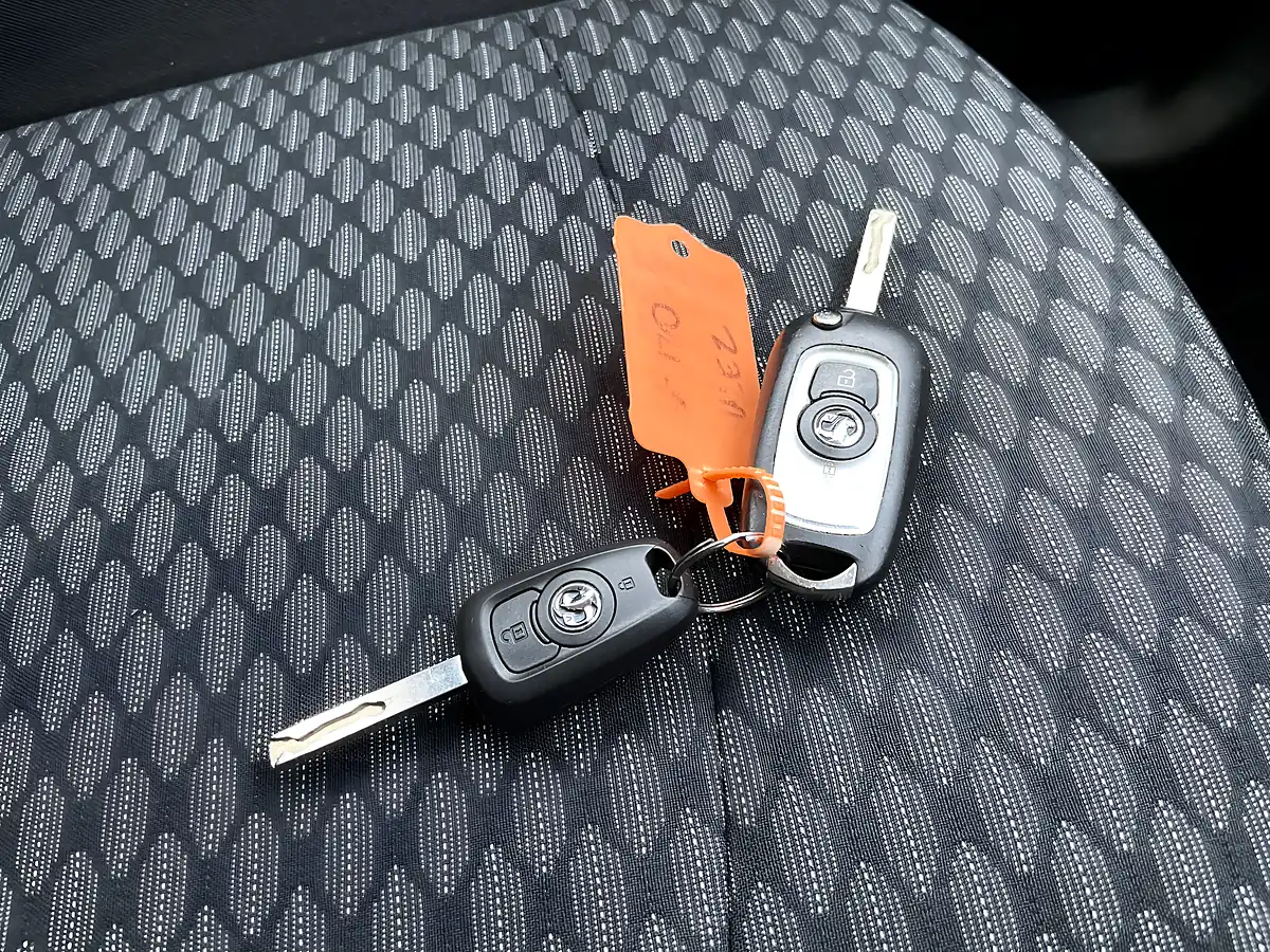 Used 2016 Vauxhall Astra Design Grey - Interior and Exterior details 17