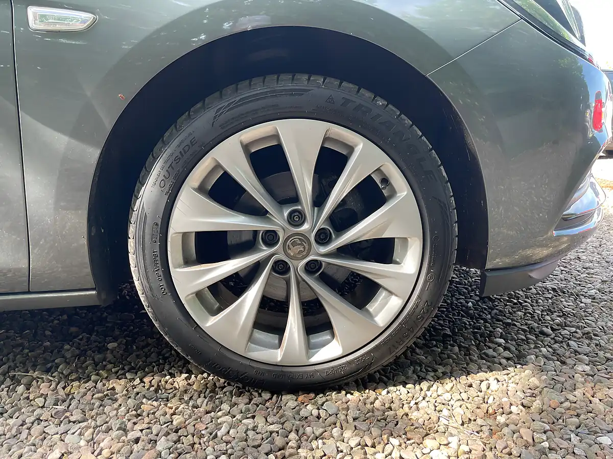 Used 2016 Vauxhall Astra Design Grey - Interior and Exterior details 18