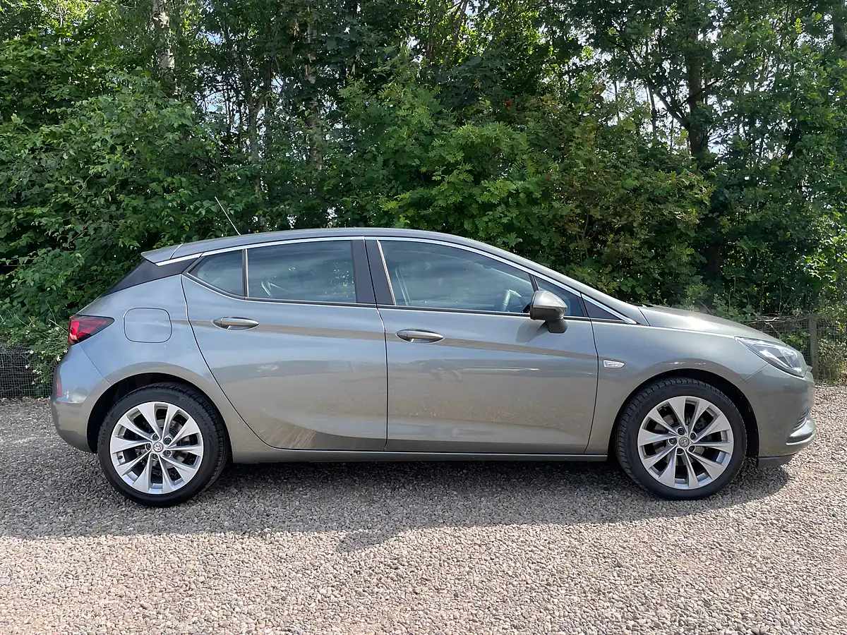 Used 2016 Vauxhall Astra Design Grey - Interior and Exterior details 5