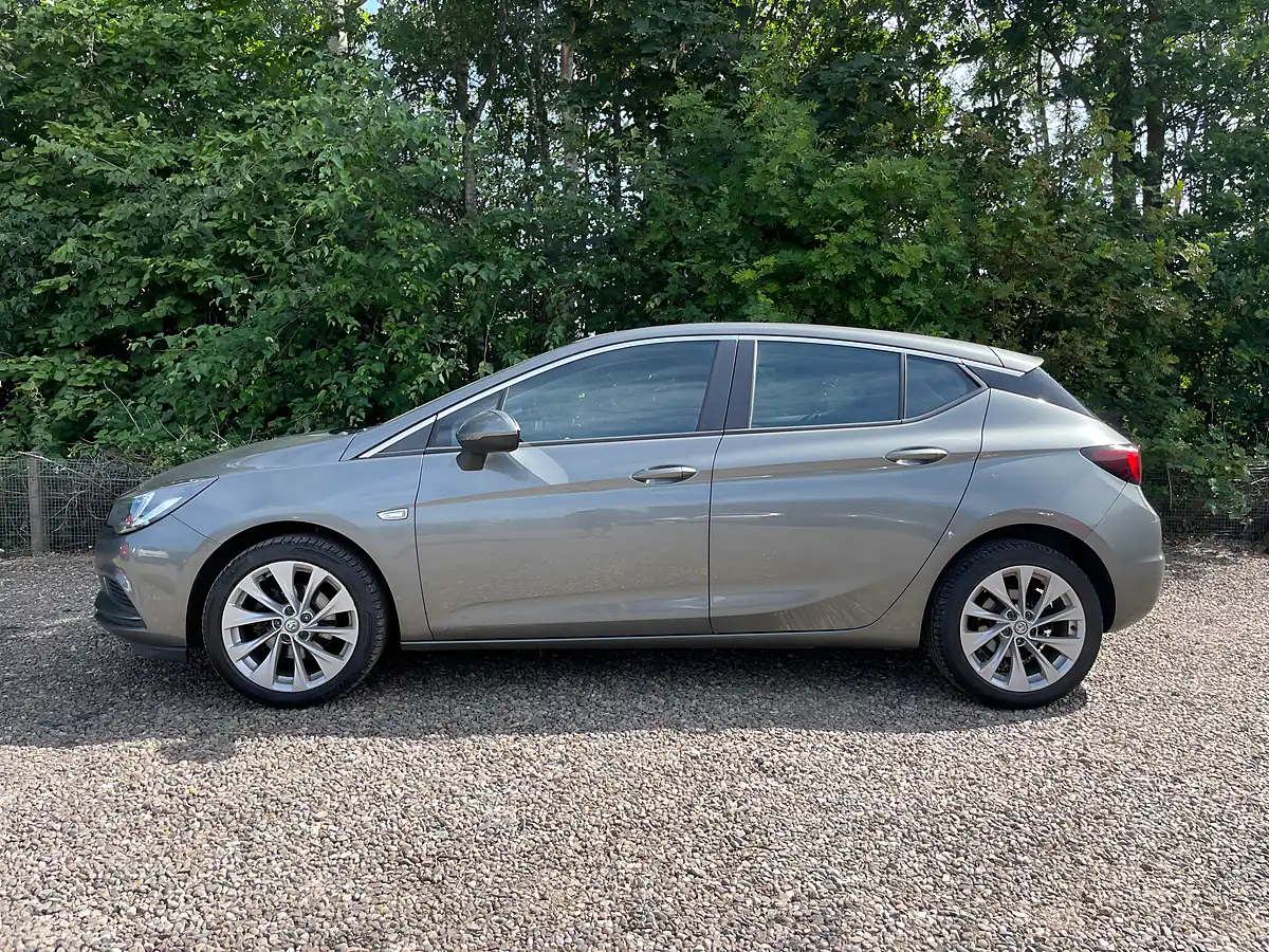 Used 2016 Vauxhall Astra Design Grey - Interior and Exterior details 6