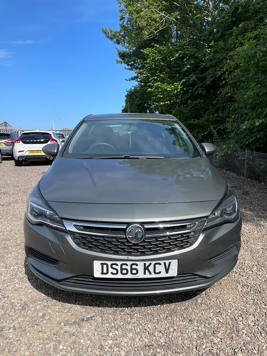 Used 2016 Vauxhall Astra Design Grey - Interior and Exterior details 9