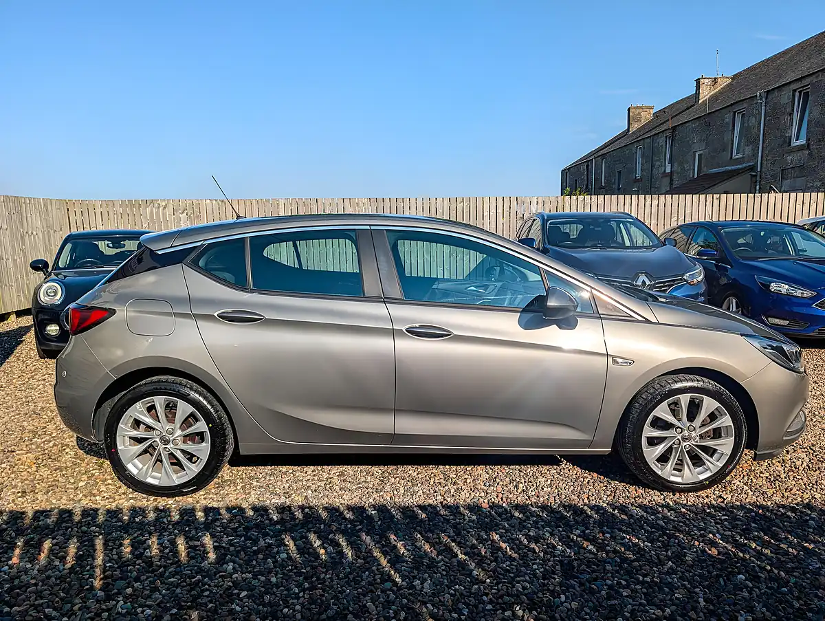 Used 2016 Vauxhall Astra Design Grey - Interior and Exterior details 11
