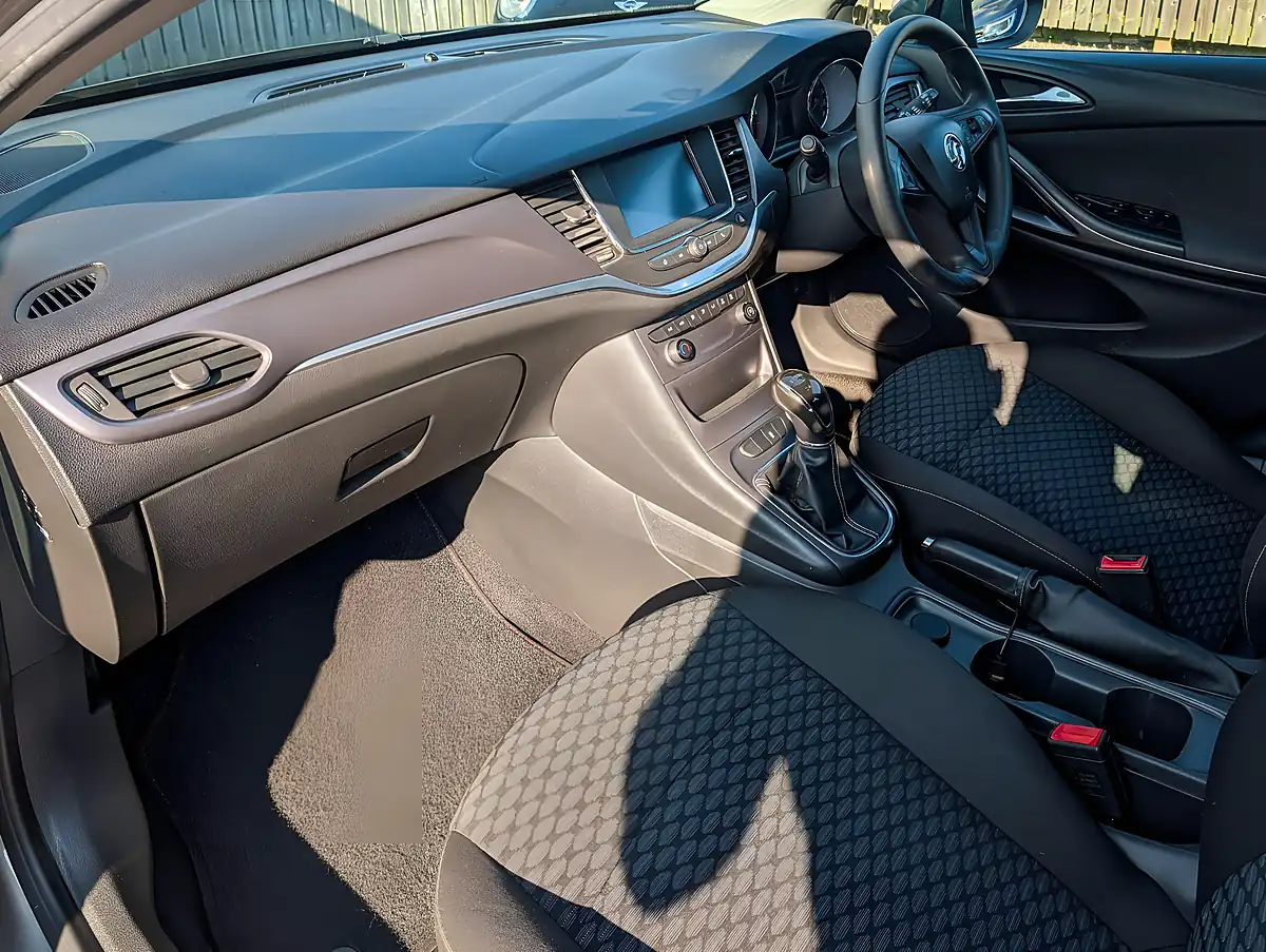 Used 2016 Vauxhall Astra Design Grey - Interior and Exterior details 12