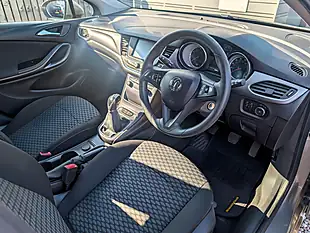 Used 2016 Vauxhall Astra Design Grey - Interior and Exterior details 13