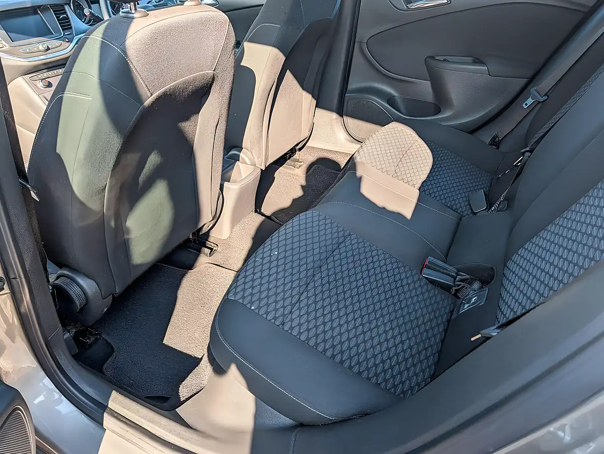 Used 2016 Vauxhall Astra Design Grey - Interior and Exterior details 14