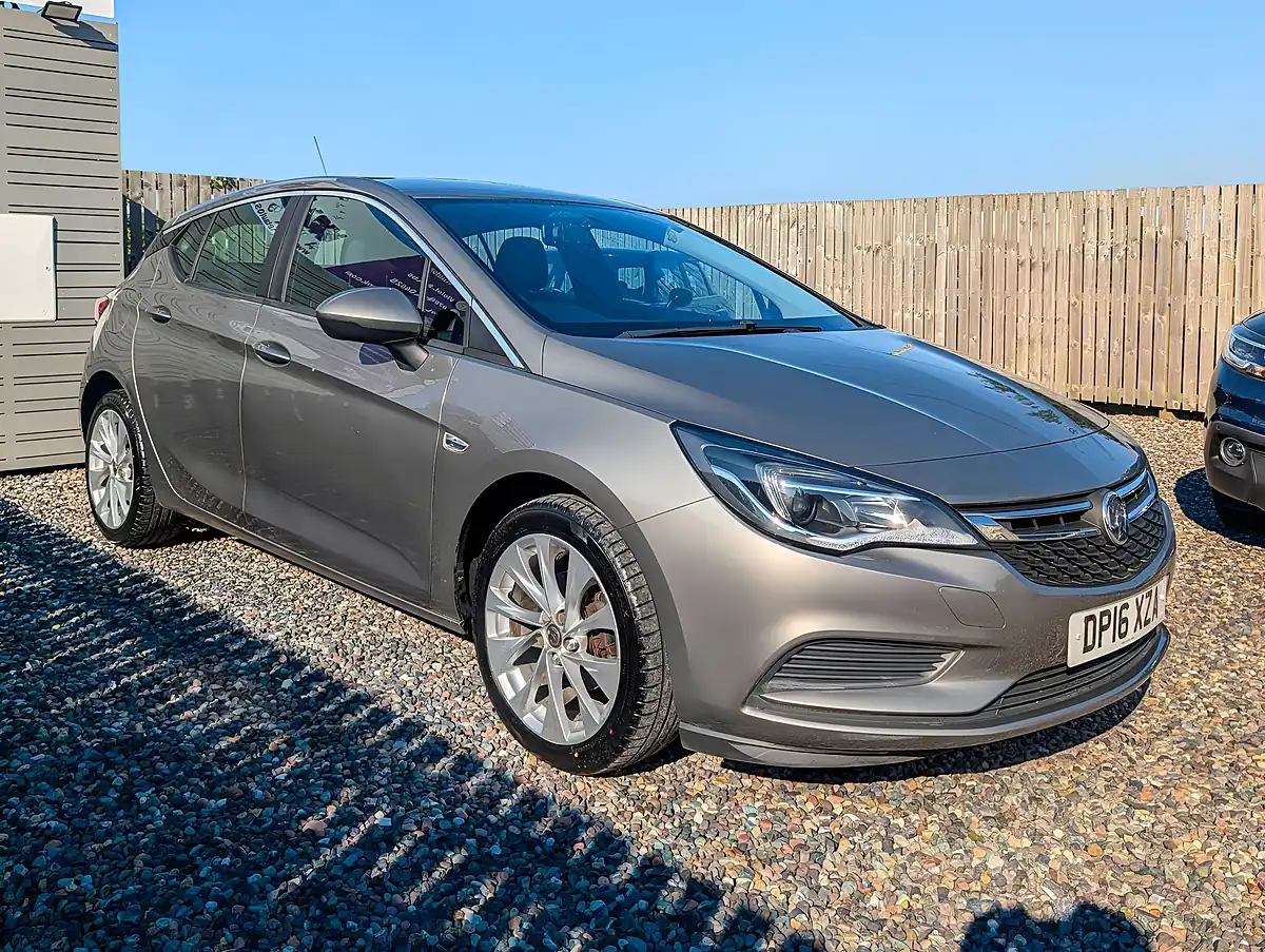 Used 2016 Vauxhall Astra Design Grey - Interior and Exterior details 5