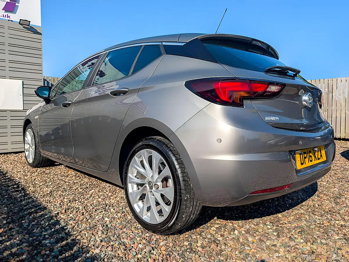 Used 2016 Vauxhall Astra Design Grey - Interior and Exterior details 8