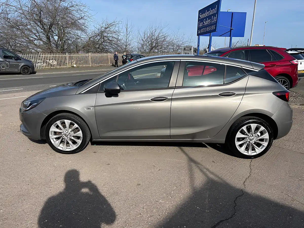 Used 2016 Vauxhall Astra Design Grey - Interior and Exterior details 2