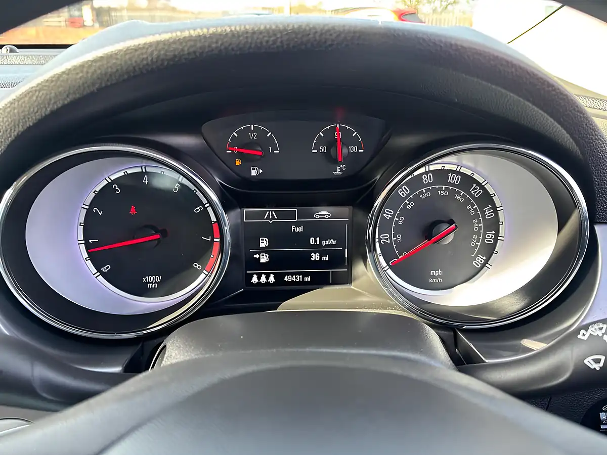 Used 2016 Vauxhall Astra Design Grey - Interior and Exterior details 20