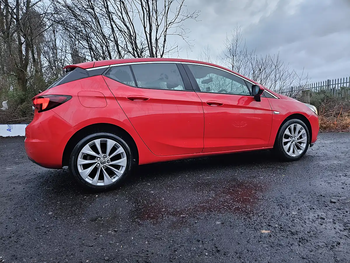 Used 2016 Vauxhall Astra Design Red - Interior and Exterior details 10